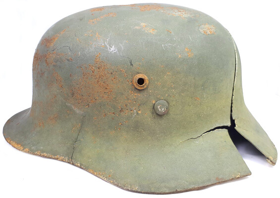 Hungarian helmet / from Stalingrad