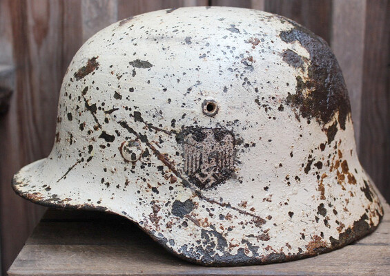 Winter camo Wehrmacht helmet M40 / from Moscow