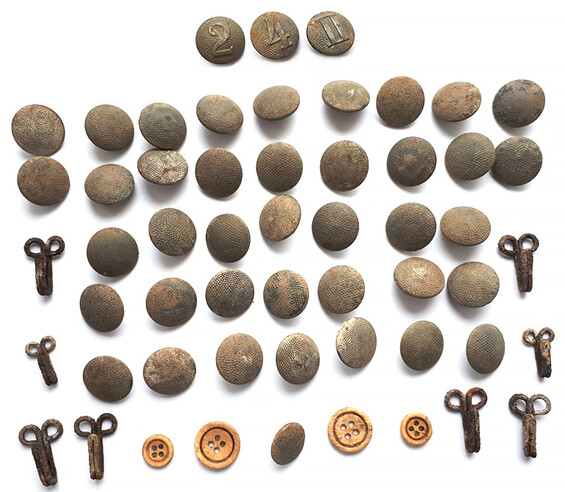 Wehrmacht tunic's buttons