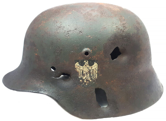 Wehrmacht helmet M35 / from Stalingrad