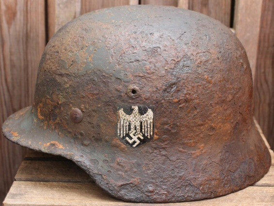 Wehrmacht helmet M35 DD / from Smolensk