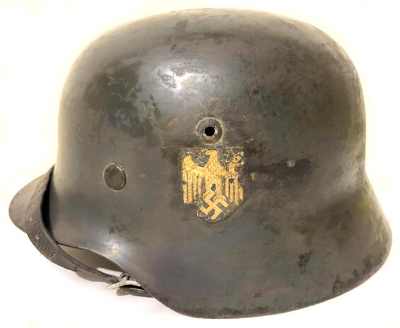 Kriegsmarine helmet M35 / from Velikiy Novgorod