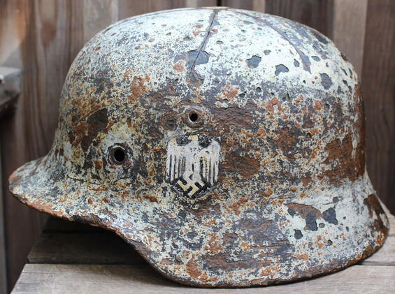 Winter camo Wehrmacht helmet M40 / from Smolensk