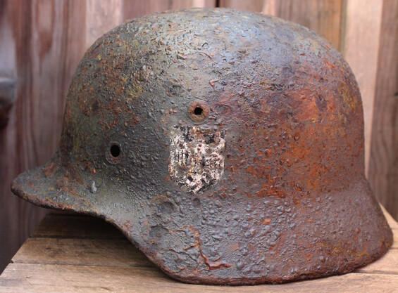 Wehrmacht helmet M40 / from Pskov