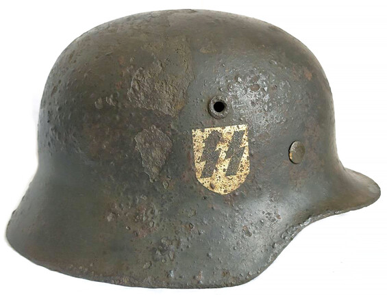 Waffen SS helmet M40 / from Novgorod