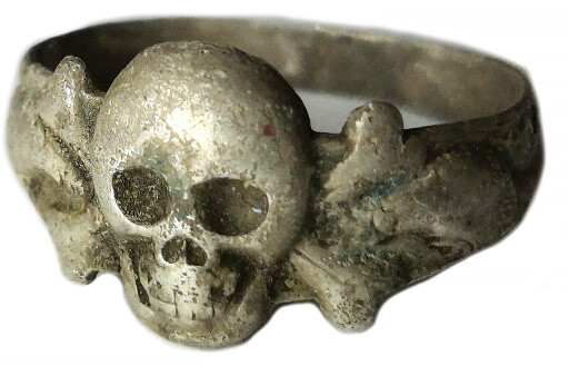 Skull ring of third Reich / from Stalingrad