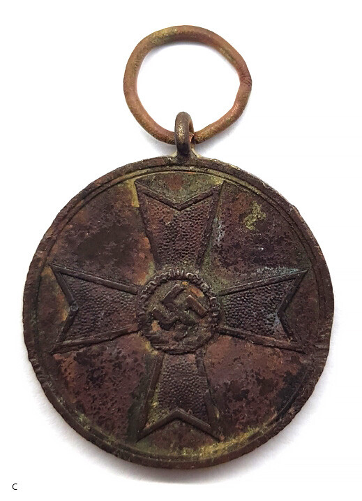 Medal of the Cross of military merits (Kriegsverdienstmedaille) / from Königsberg