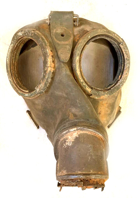 Wehrmacht gas mask / from Novgorod