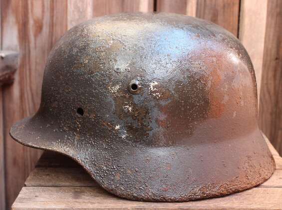 Wehrmacht helmet M35 / from Novgorod