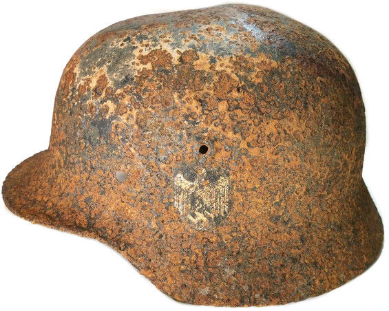 Wehrmacht helmet M40 / from Dukhovshchina