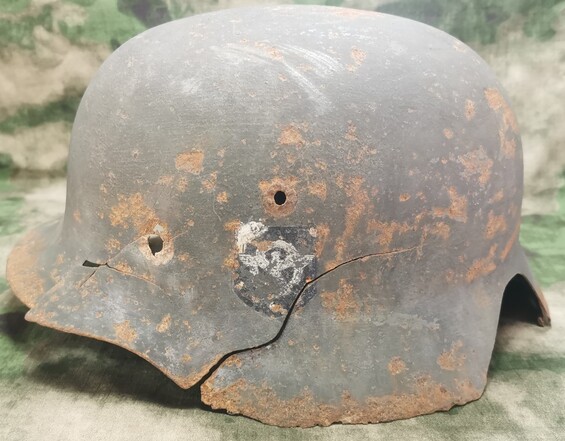 Ordnungspolizei helmet M35 DD / from Leningrad