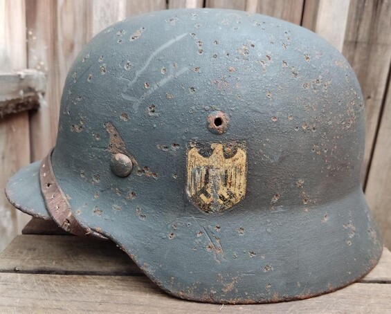 Wehrmacht helmet M35 DD / from Stalingrad