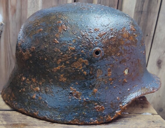 Wehrmacht helmet M40 / from Smolensk