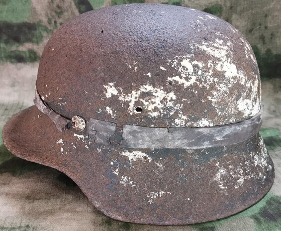 Wehrmacht (305th infantry Division) helmet M35 / from Stalingrad