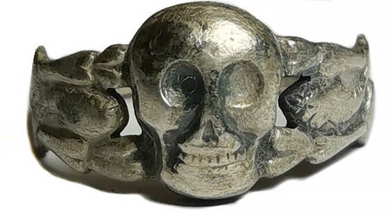 Silver German skull ring / from Stalingrad