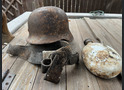 Wehrmacht helmet M40 + war items / from Stalingrad