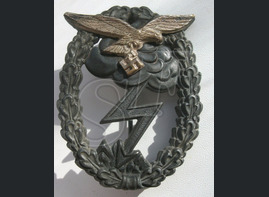 Badge "For ground combat of the Luftwaffe"