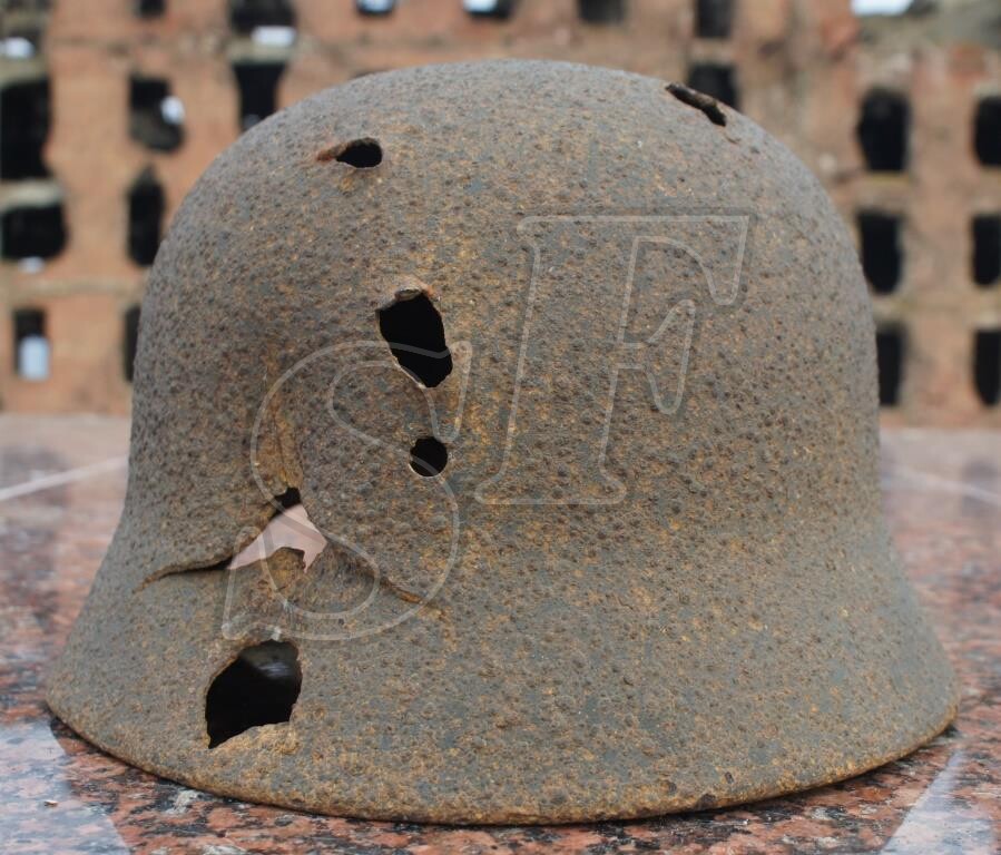 German helmet M40 / village Zapadnovka