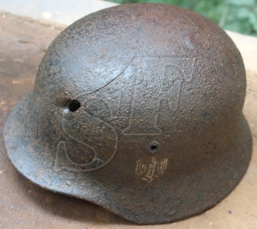 Wehrmacht helmet M40 / from Orel