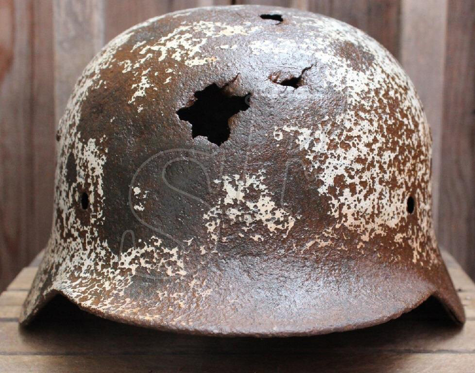 Winter camo Wehrmacht helmet M40 / from Novgorod 