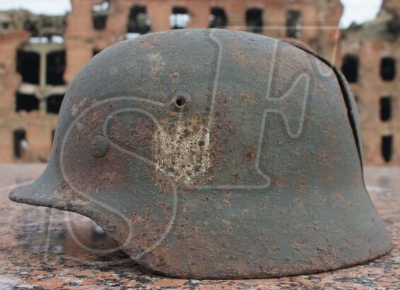 German helmet M35 / airfield Pitomnik, Stalingrad