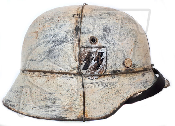 German helmet M40 / Waffen SS