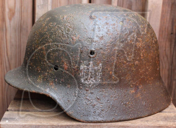 Wehrmacht helmet M40 / from Orel