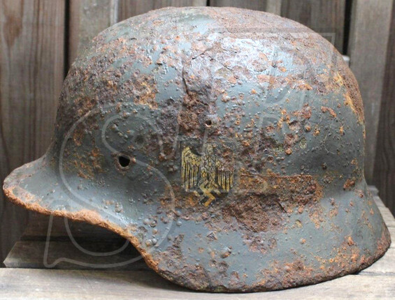 Wehrnacht helmet M35 / from Stalingrad