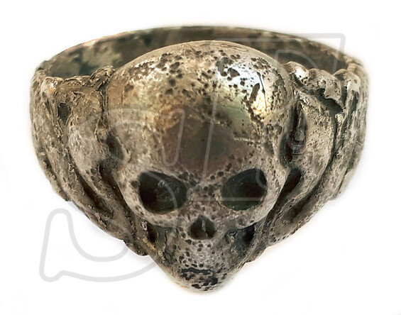 Skull ring / from Stalingrad
