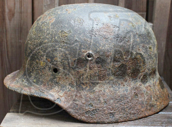 Wehrmacht helmet М40 / from Velikiye Luki