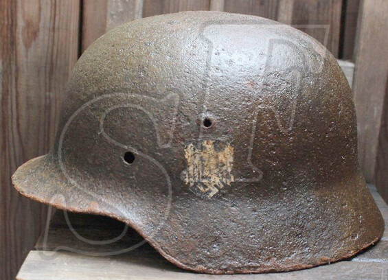 Wehrmacht helmet М35 DD / from Velikiye Luki