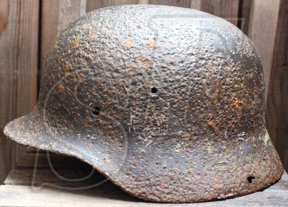 Wehrmacht helmet М35 / from Velikiye Luki