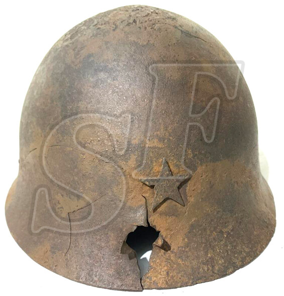 Japanese WW2 helmet / from Guam