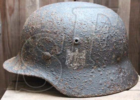 Wehrmacht helmet M40 / from Kursk
