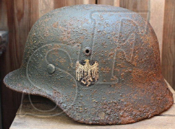 Wehrmacht helmet M35 / from Kursk-Orel