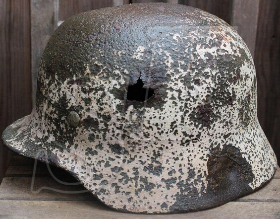 Winter camo helmet M40 / from Velikiye Luki