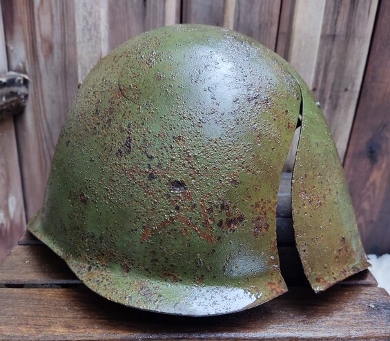 Soviet helmet SSh39 / from Stalingrad