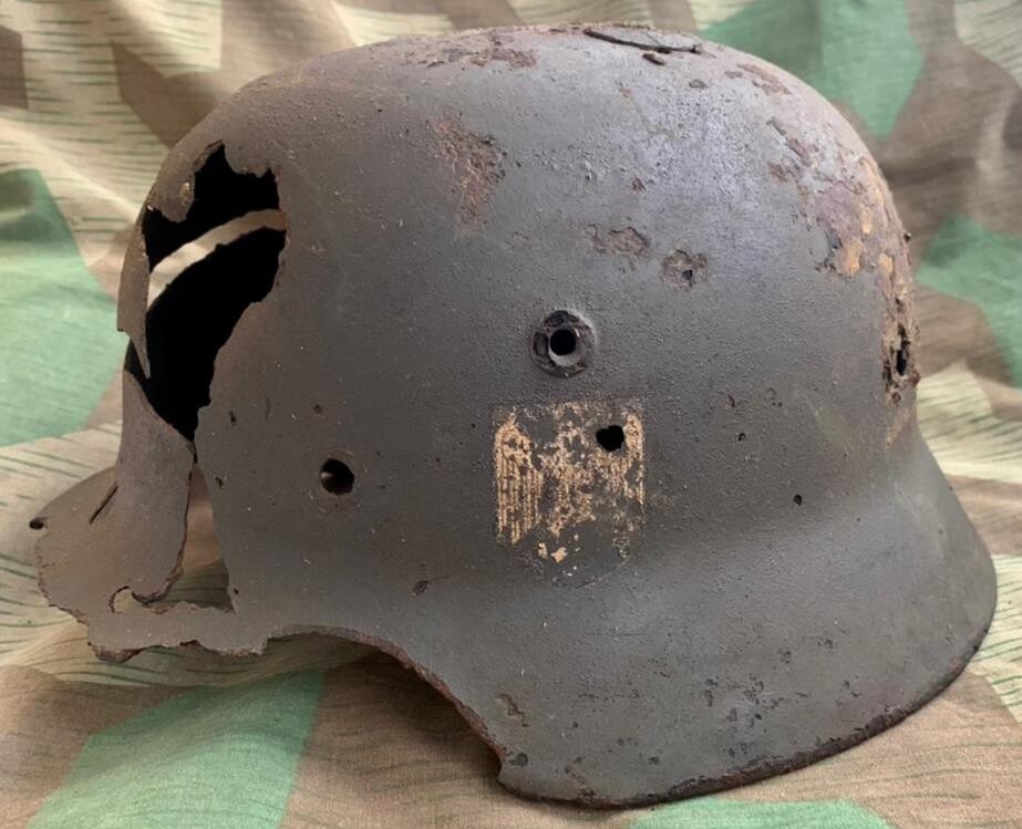 Wehrmacht helmet M40 / from Stalingrad