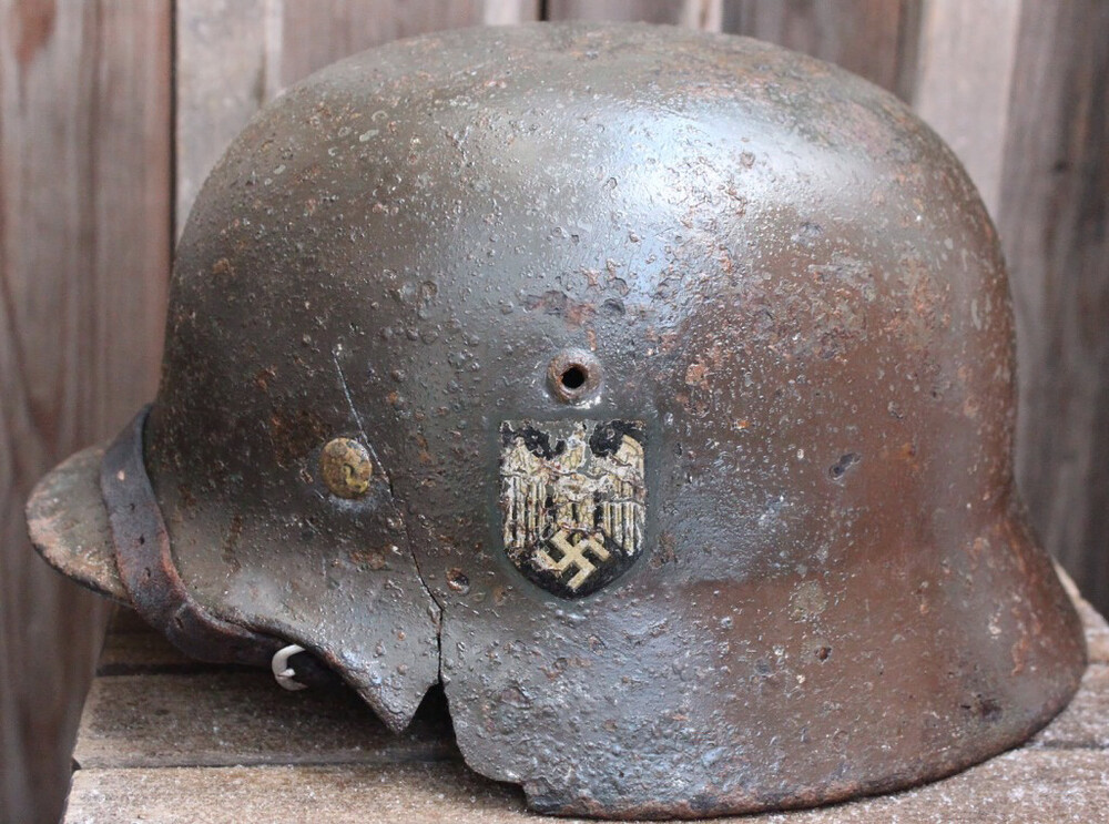 Wehrmacht helmet M35 DD / from Smolensk