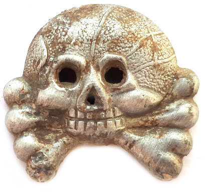 Panzer collar tab skull