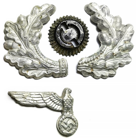 Wehrmacht visor cap wreath and eagle / from Chudovo
