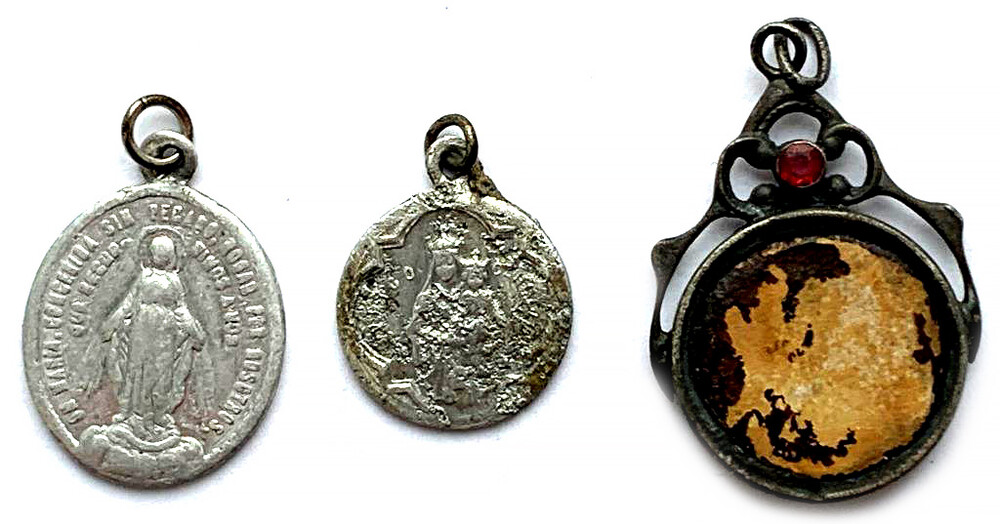 The Catholic amulet / from Stalingrad