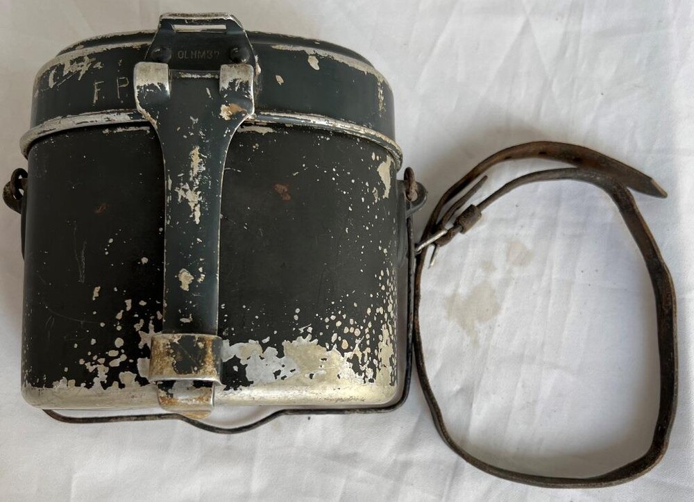 German mess tin / from Leningrad