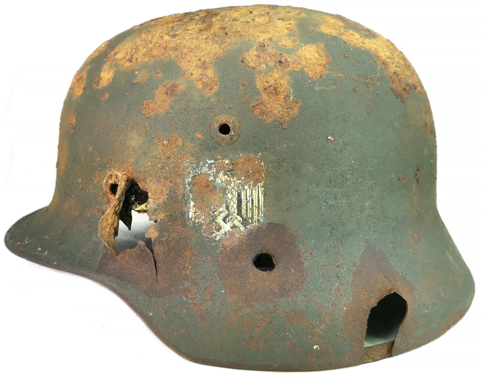 Wehrmacht helmet M40 / from Stalingrad