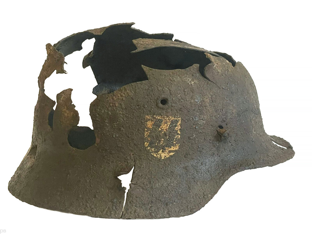 Waffen SS helmet M40 / from Kursk