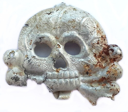 Panzer collar tab skull / from Stalingrad
