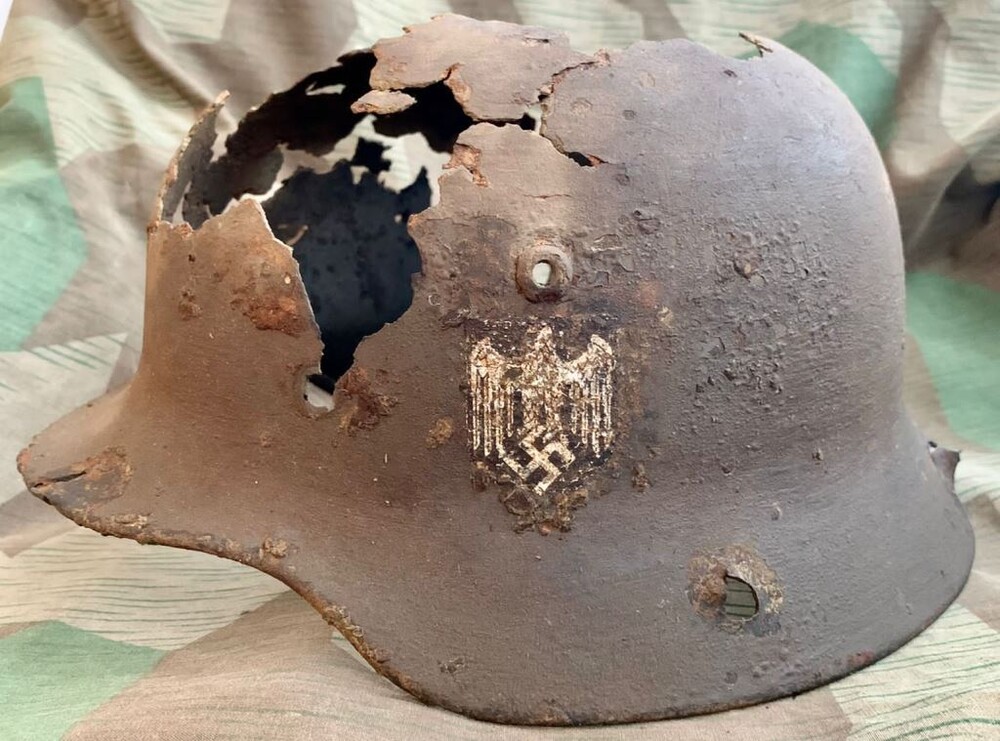 Wehrmacht helmet M35 DD / from Stalingrad
