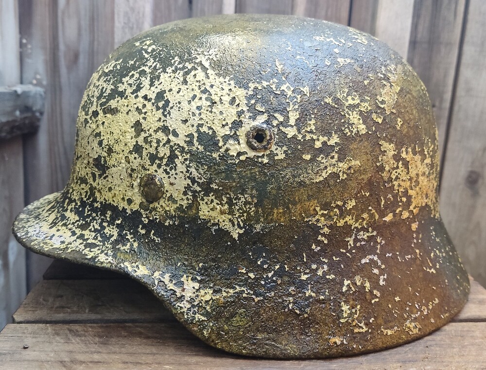 Winter camo Luftwaffe helmet M40 / from Stalingrad