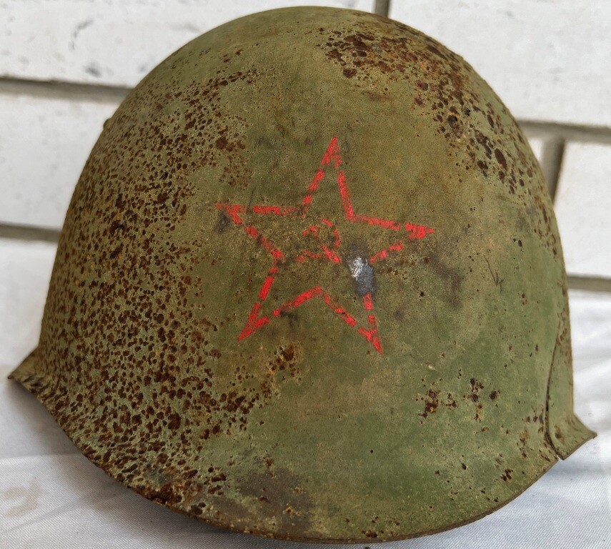 Soviet helmet SSh39 / from Leningrad