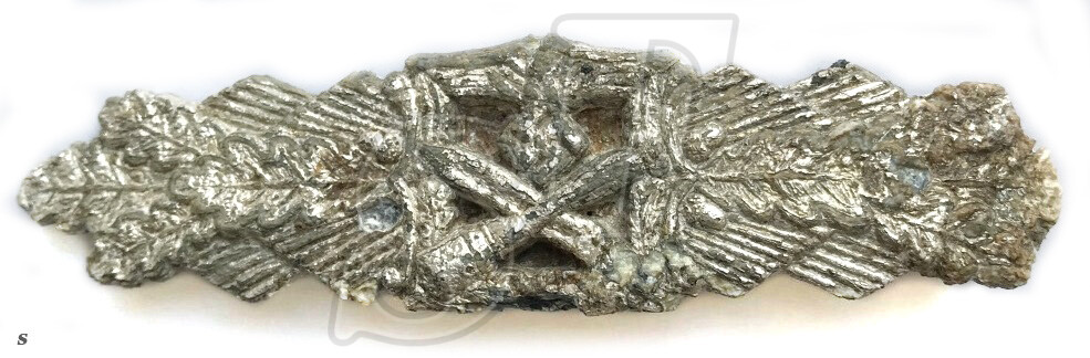 Close Combat Clasp Silver for 25 battles